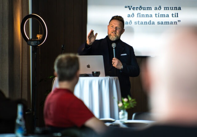 Ár í eldlínunni
